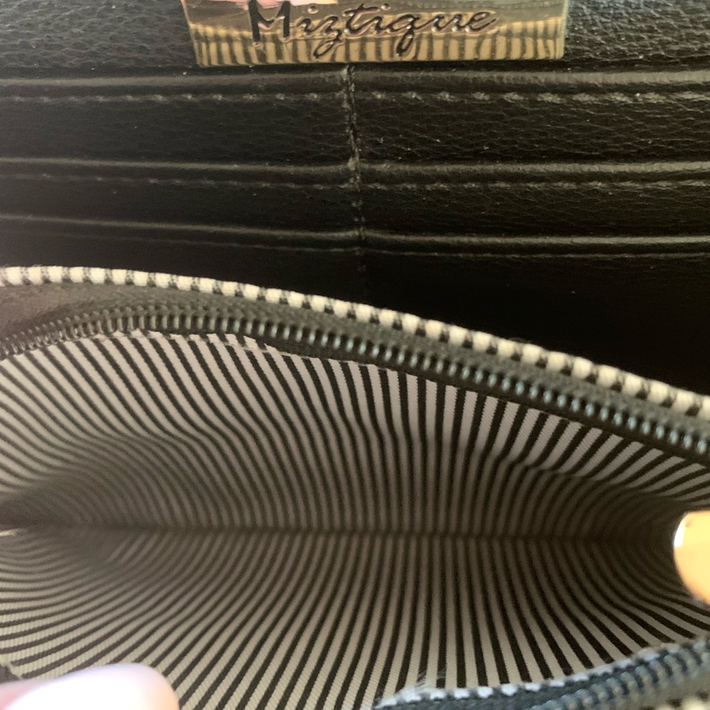 Miztique Black Vegan Leather Crossbody Bag - Picture 8 of 8